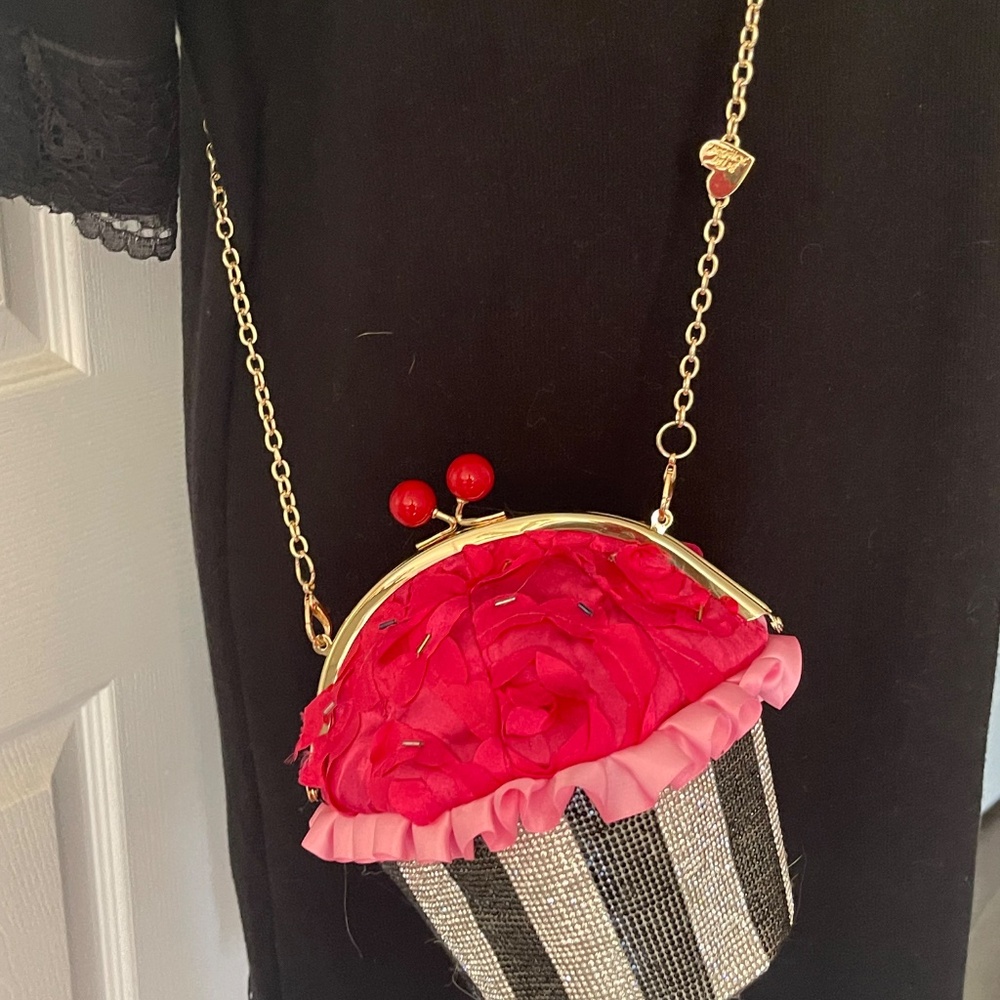 Betsey Johnson Cupcake Crossbody Bag- - Picture 8 of 8